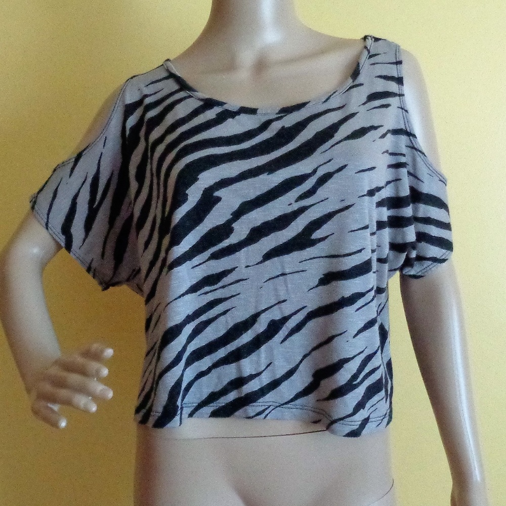 H&M cold shoulder top.  Bundle  4/$25